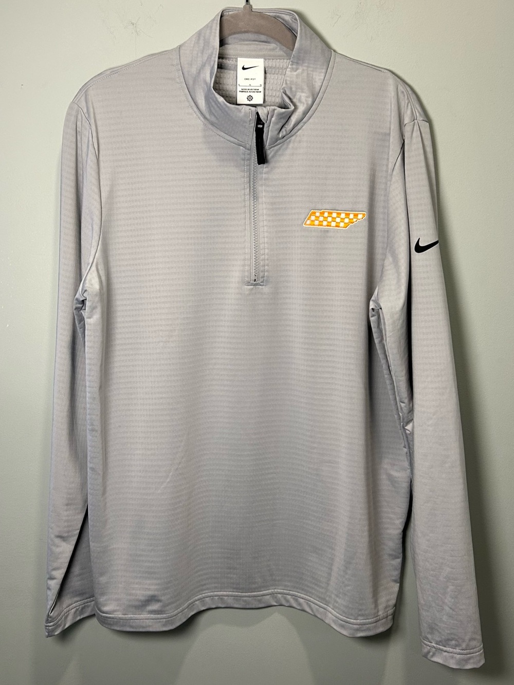 Nike Men’s Dri-FIT Victory Tennessee Vols 1/4 Zip Long Sleeve Shirt